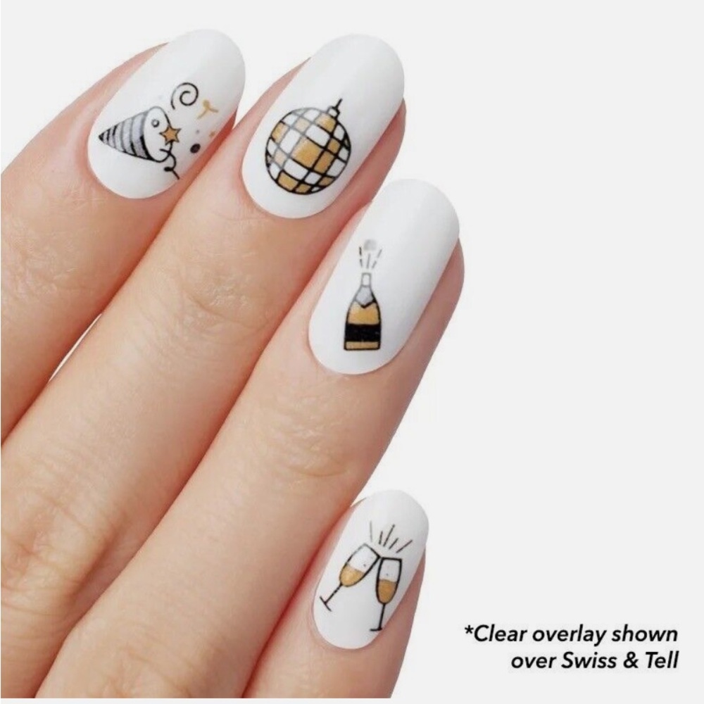 ⭐️ 5/$25 Color Street New Year Cheer accent nail set